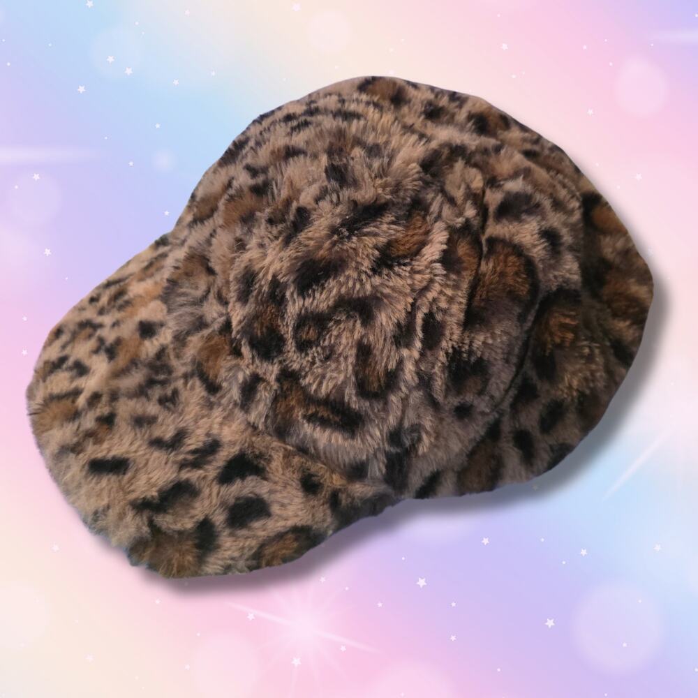 FAUX FUR LEOPARD PRINT BASEBALL CAP